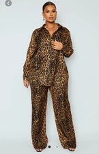 New-Pretty Little Thing Two Piece Wide Leg Set- Plus Size