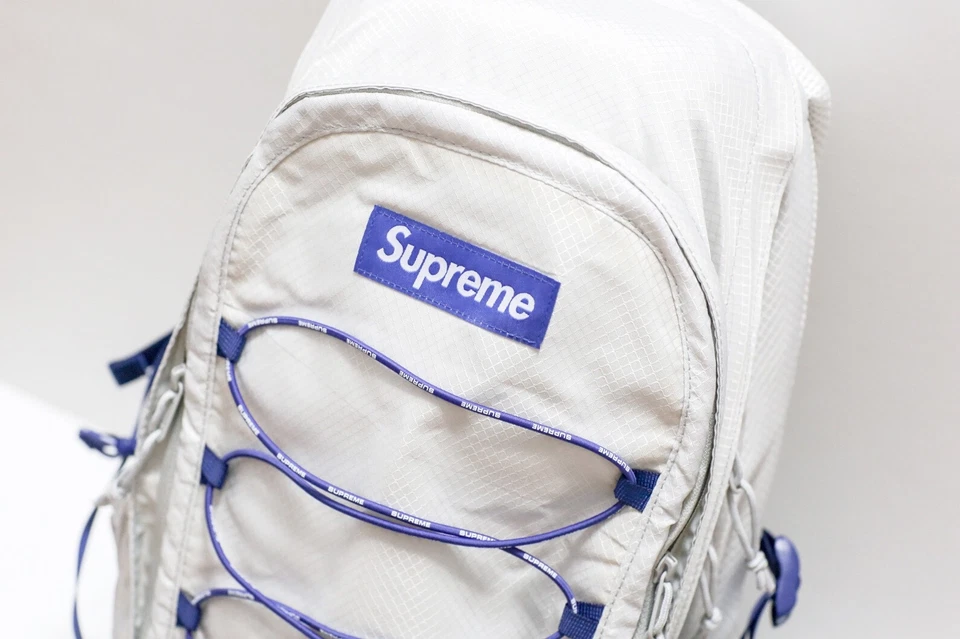 Mochila Supreme Silver SS22 Reign rara Foto 2 de 4