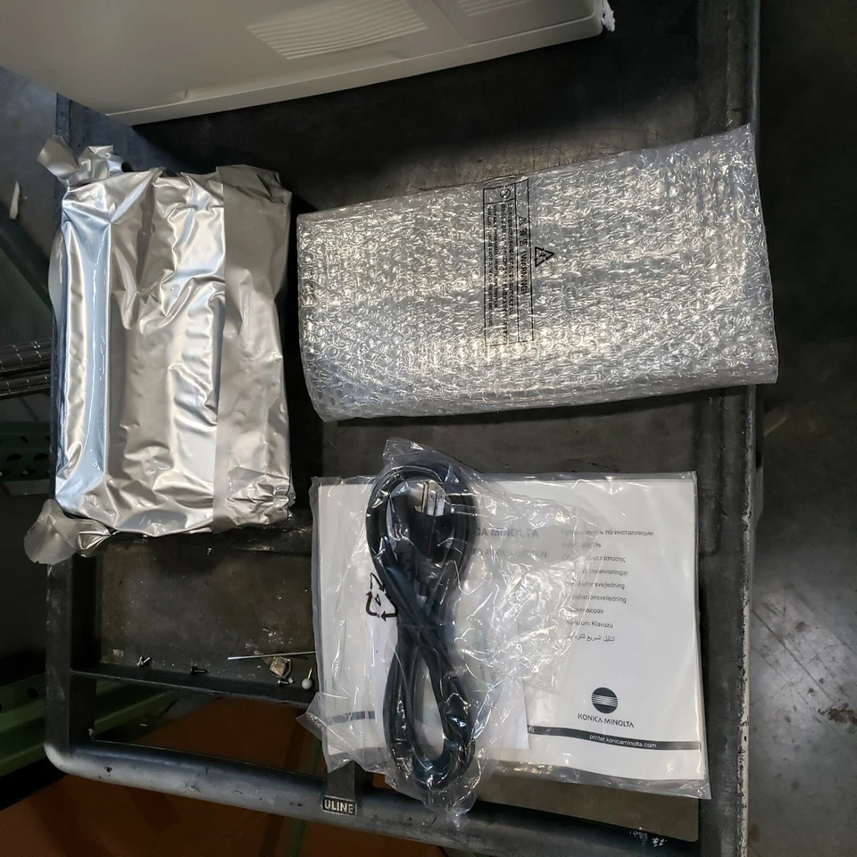 Konica Minolta Magicolor 4650EN Printer Brand NEW Missing All Supplies! AOOF011 - Image 4 of 4