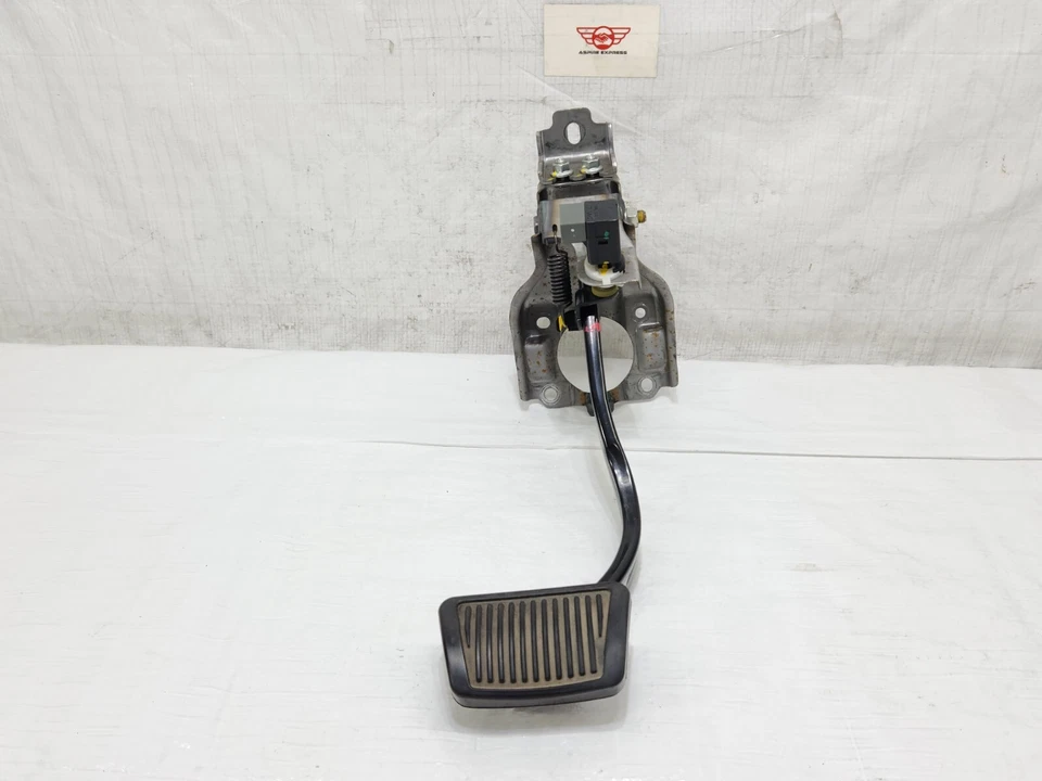 Conjunto de pedal de freno Kia Optima 2011-2013 OEM 328003Q200 Foto 2 de 4