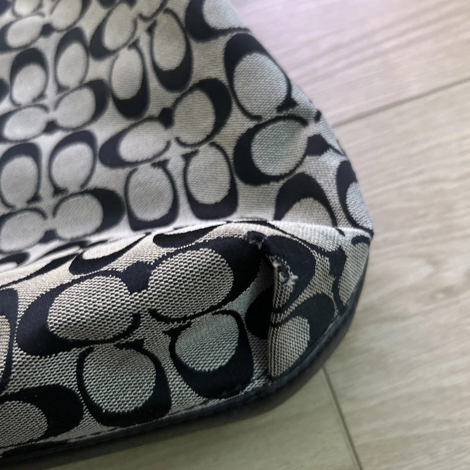 Bolso de hombro/tote Coach vintage Soho de cuero negro y lona Signature C Foto 3 de 4