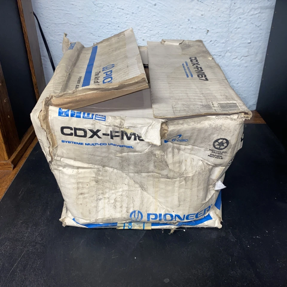 RARE NOS Pioneer CDX-FM67 UC FM 67 6 Disc Multi-CD Universal Car Player - Image 3 of 4