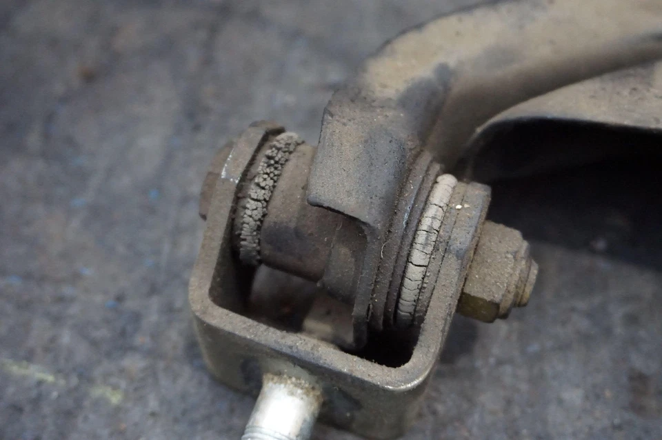 Brazo de palanca de control de suspensión inferior delantero derecho 104401 Ferrari 308 GTSi 1980 Foto 3 de 4