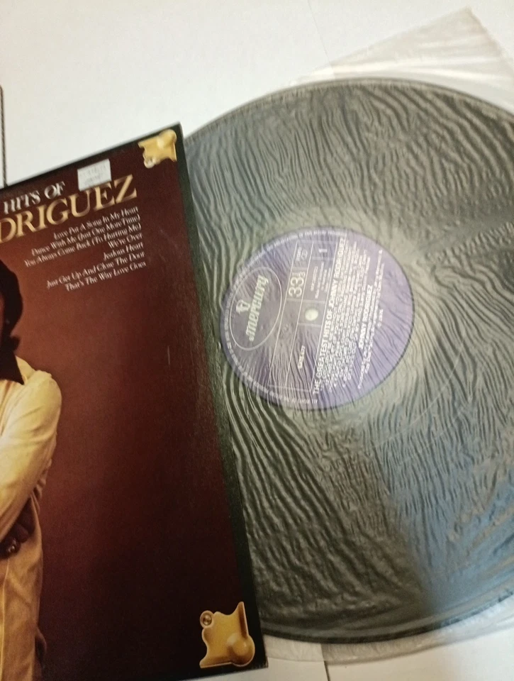 The Greatest Hits Of Johnny Rodriguez LP. VG+/VG - Image 2 of 3