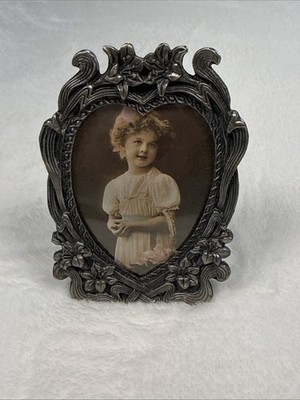 Vintage Style Heart Photo Frame Ornate Floral Pewter Tone Tabletop Easel Decor
