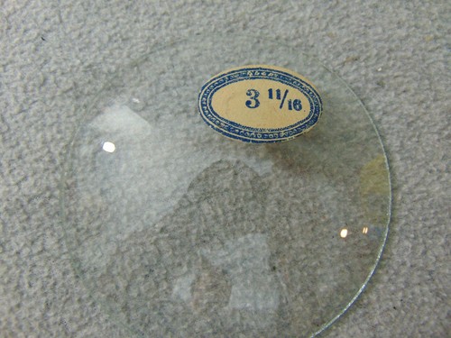 OROLOGIO DA MENSOLA VINTAGE VINTAGE VINTAGE VETRO CONVESSO VETRO 3 11/16 POLLICI - Foto 1 di 3