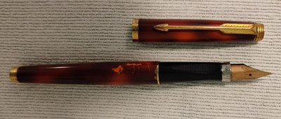 Parker 585M Fountain Pen in Marble Brown - 14K Gold Nib - Made in France