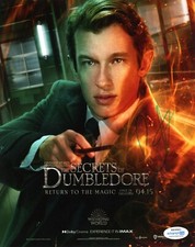 Callum Turner Fantastic Beasts Autographed Signed 8x10 Photo ACOA