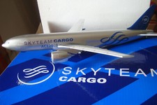 SKY TEAM CARCO Frachtflugzeug 1:200 Transport Logistik Messem.OVP NEU Limitiert 