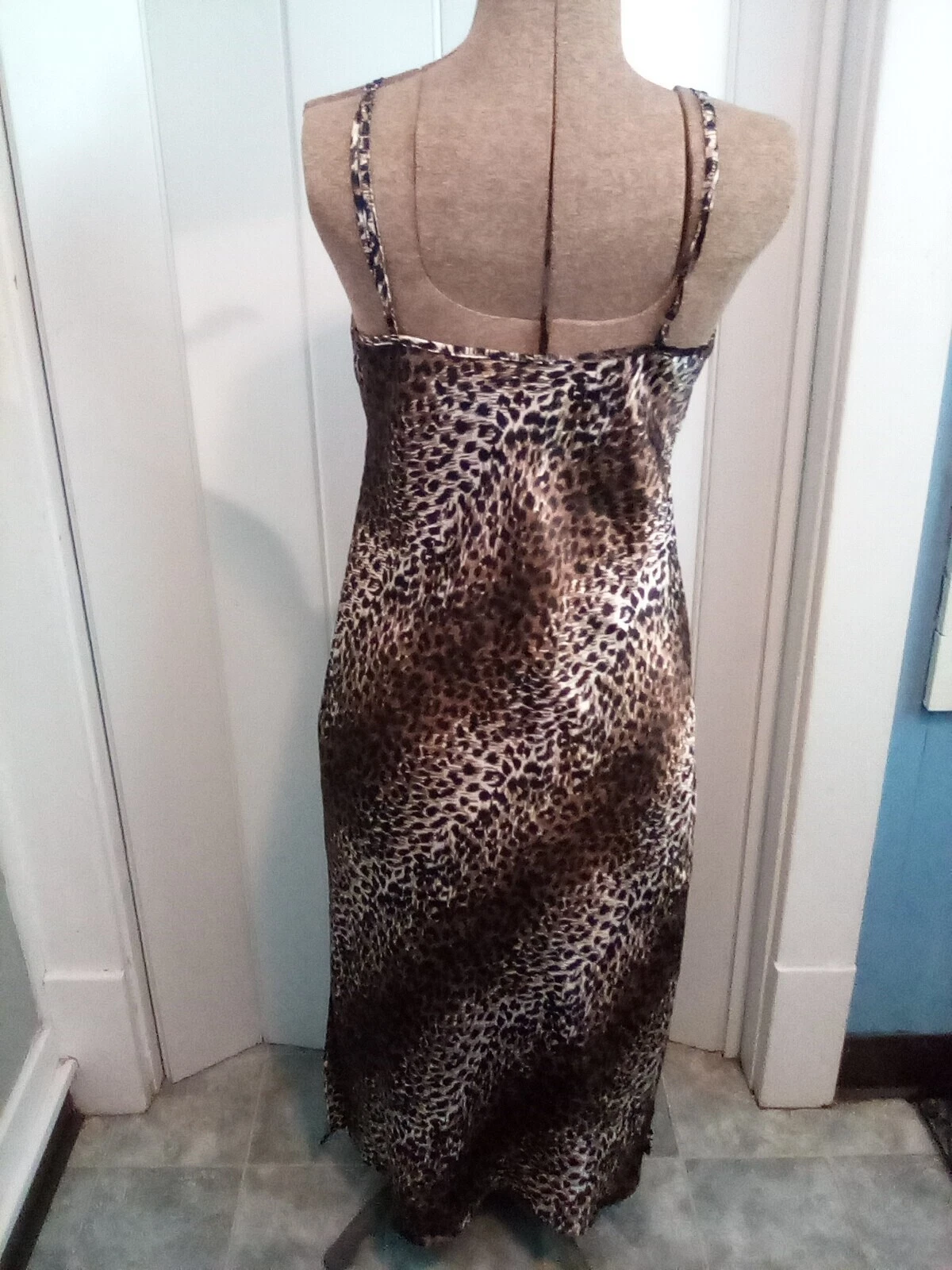 UNDERCOVER Camicia da notte vintage anni 90 Secret Treasures stampa leopardata raso abito da notte M lati aperti