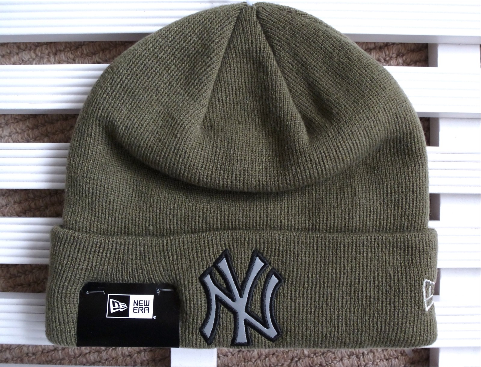 NY YANKEES New Era Olive Green Reflective Beanie Hat MLB Baseball OSFA New York