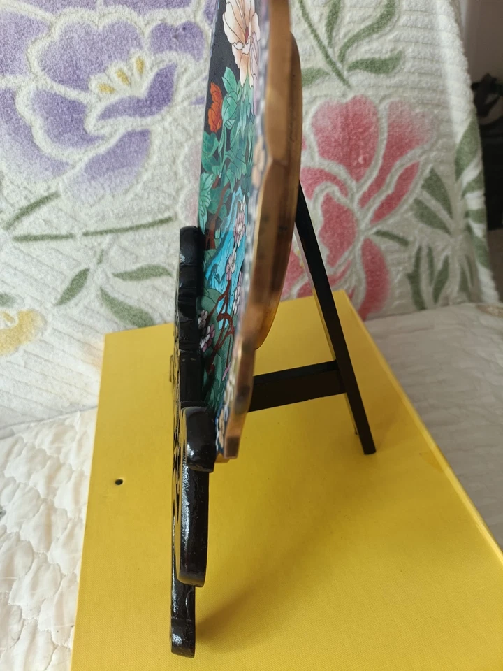 A large Japanese cloisonné charger decorated with birds on flower branches - Image 4 of 4