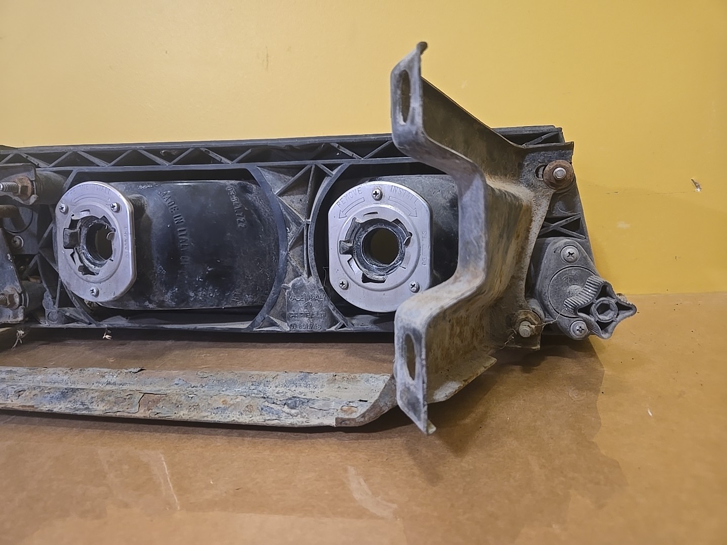 1989-91 Chrysler TC Maserati Driver Side Headlight Head Lamp Assembly  FREE SHIP