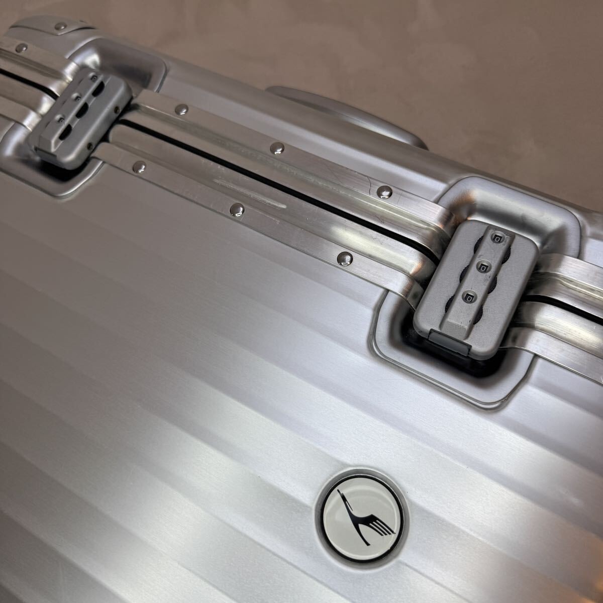 Rimowa Lufthansa Pilot Trolley 29L Silver 2-wheels Carry Case