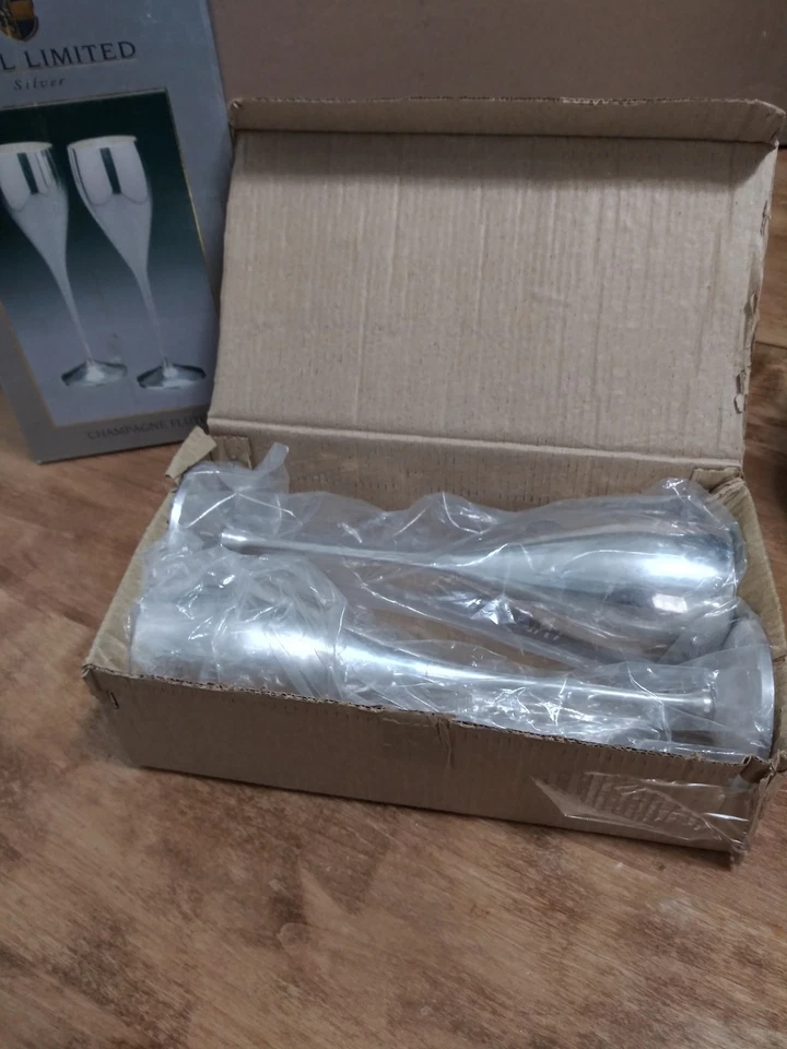 Flautas de champán Royal Limited chapadas en plata Foto 4 de 4