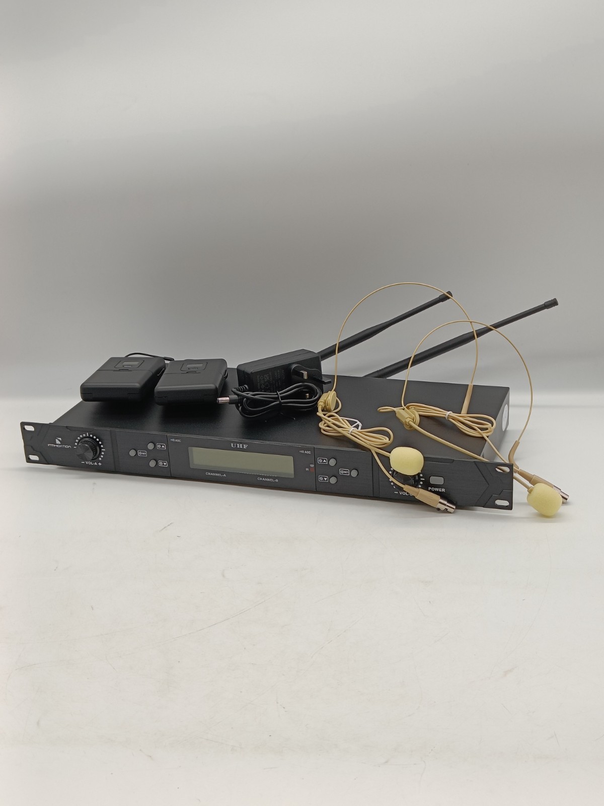 Intimidation Sonic Duo 70 UHF dual headset beltpack wireless microphone system
