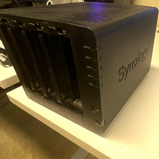 Synology DiskStation DS414 4 Bay NAS Hot Swap Gigabit USB 3.0 Black with psu