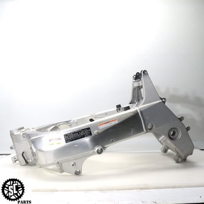 02 03 SUZUKI GSXR 600 FRAME CHASSIS *S* S60
