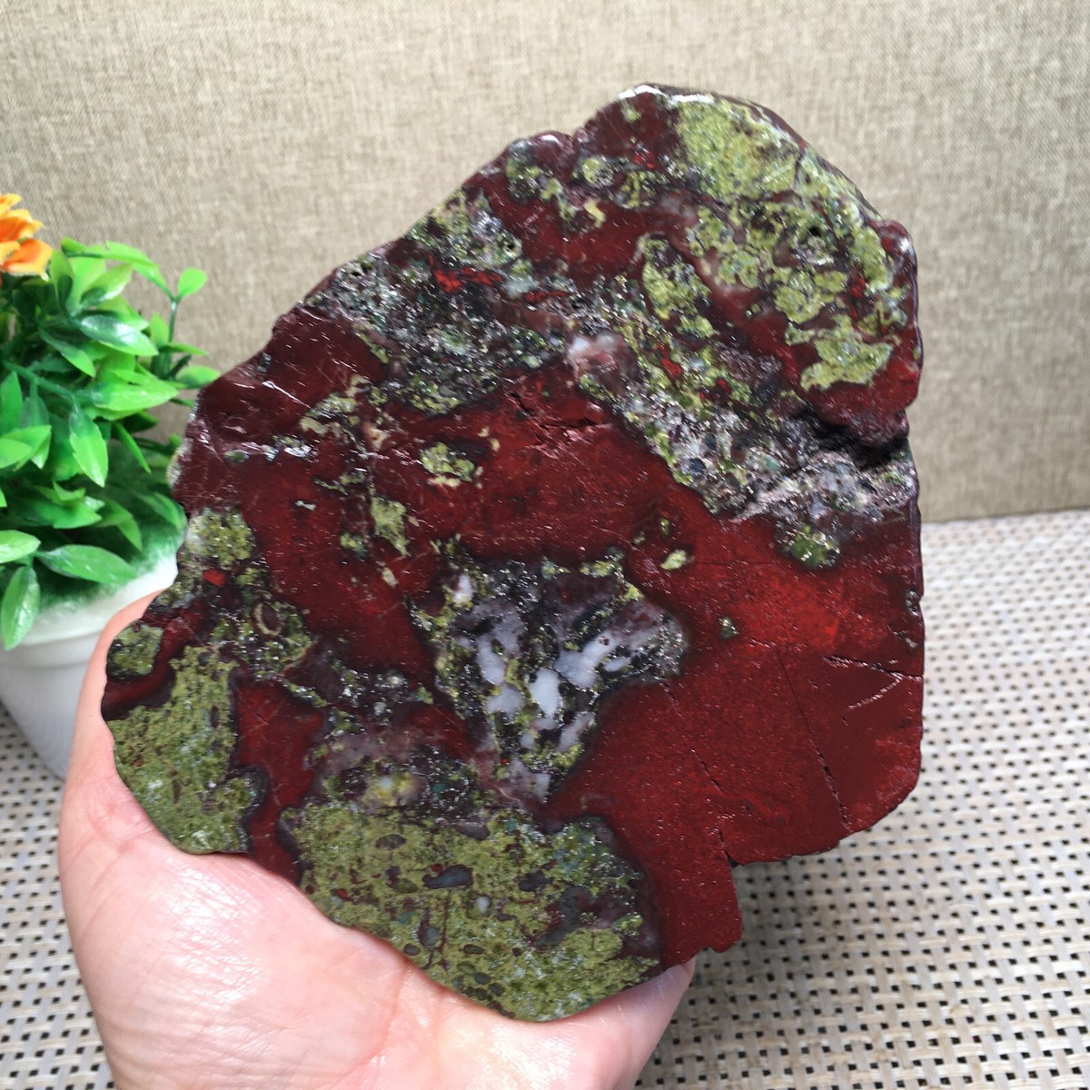 718g Natural polish dragon blood Quartz Crystal Healing Stone B855