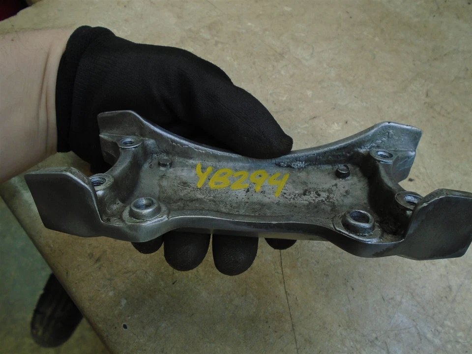 Soporte guardabarros horquilla delantera Yamaha 600 FJ FJ600 1984 YB294 Foto 3 de 3