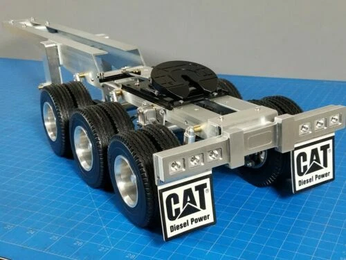 Modellini di auto e moto radiocomandati camion elettrici scala 1:14