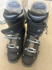 Lange 110 Ski Boots Size 9