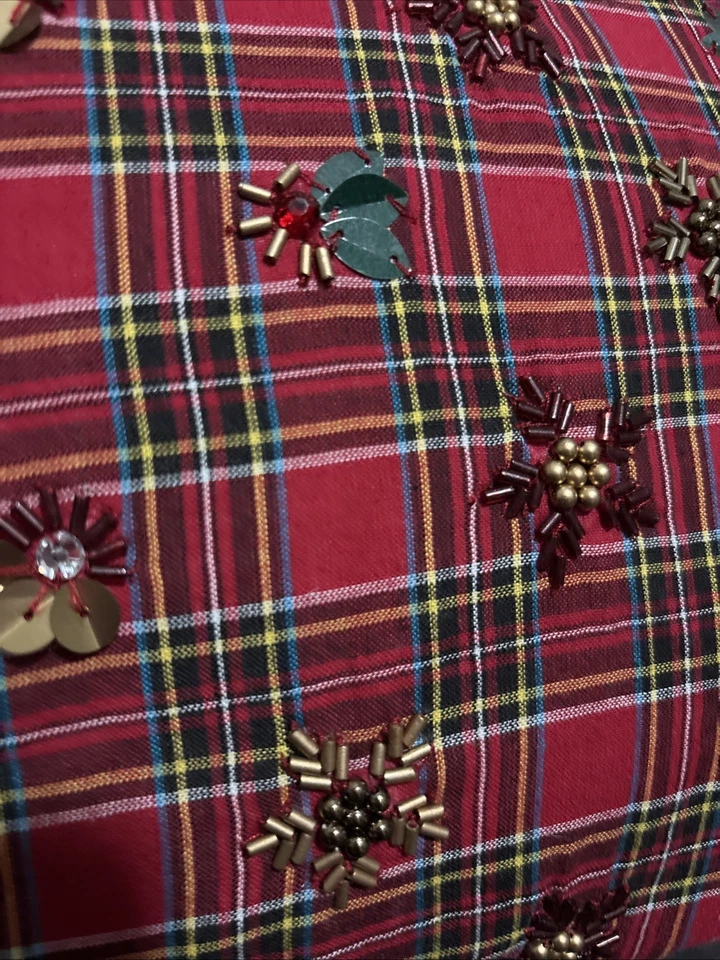 Almohada lumbar Pottery Barn a cuadros con joyas 12"x16” Navidad vacaciones cuentas Foto 2 de 4
