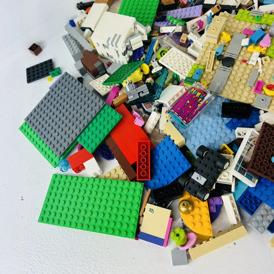LEGO Friends huge Bulk Lot - 9 LBS. - mixed parts pieces bricks Random Read - Image 2 of 4