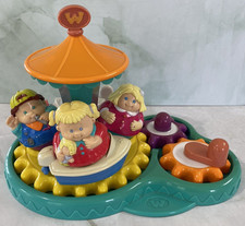Juego de juguetes de colección Playskool Weebles Merry Go Round & People Carousel Playground