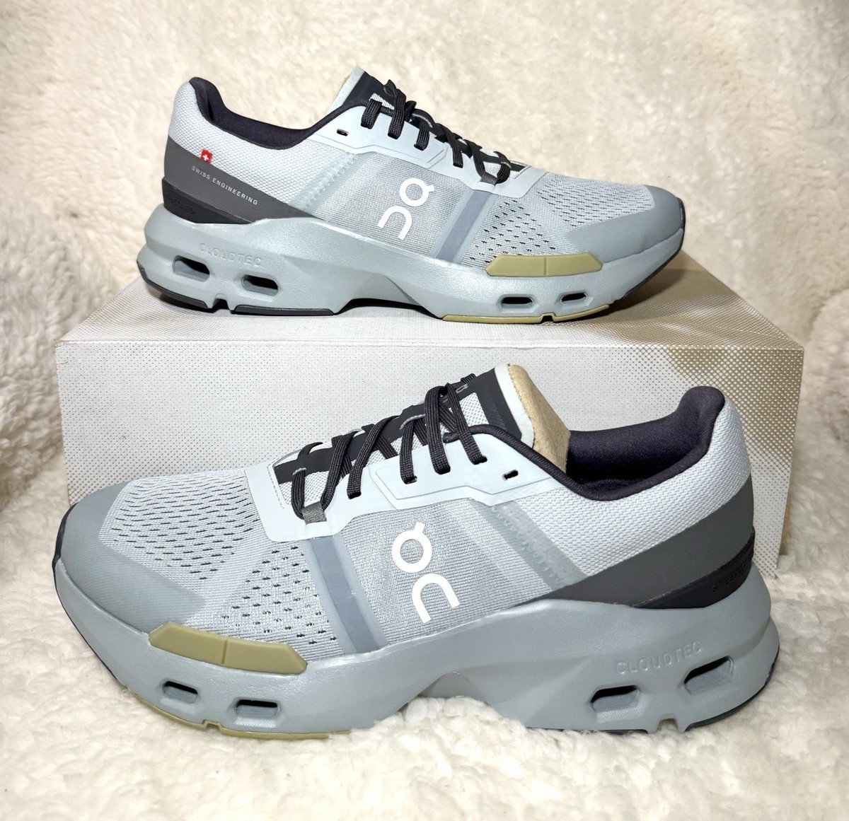 On Cloud Men display picture 3