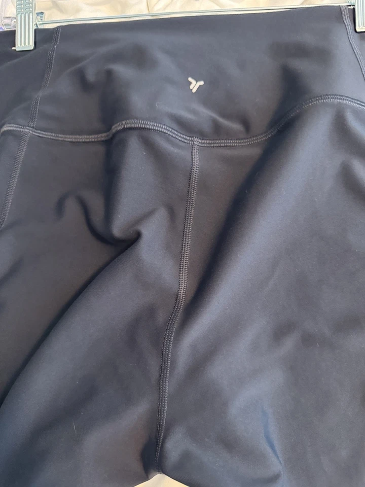 Old navy Size Extra Large (XL) Women's High Waist Athletic Leggings with Side Po - Image 4 of 4