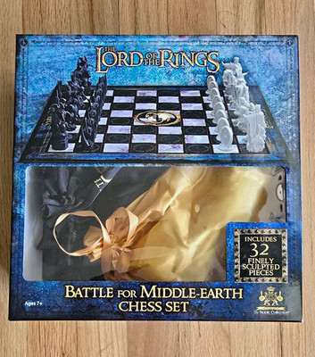 The Noble Collection Lord of the Rings Chess Set w/ Board, 32 Pieces NN2174