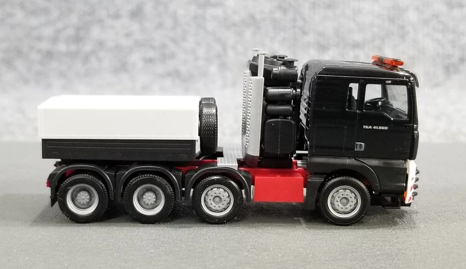 HERPA HO 1:87 148627 MAN TGX XL ZM SEMI TRUCK W/COVERED BED BLACK IOB - Image 3 of 4