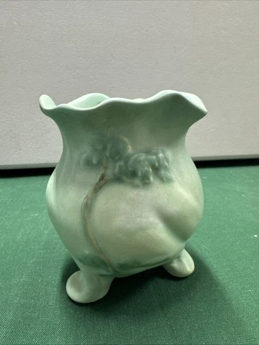 Weller S-1 Vintage Green Ruffled edge 5.25 inch 3 footed art pottery