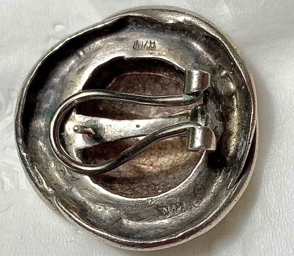 Vintage hand made 2-color gold dome earrings solid 14K/10K, pierced - Image 4 of 4