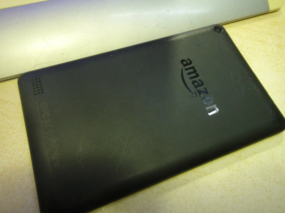 Amazon Fire 5th generación SV98LN 8gb ver fotos España - Immagine 2 di 4