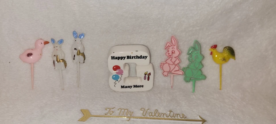 Лот из 9 винтажных праздничных украшений рождественский венок пластиковый пасхальный валентинка  - Изображение 3 из 4