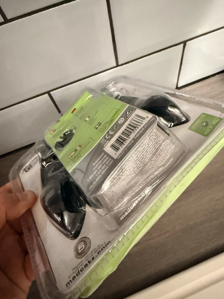 Xbox 360 Mad Catz Wired USB Controller Black New Sealed - Image 4 of 4