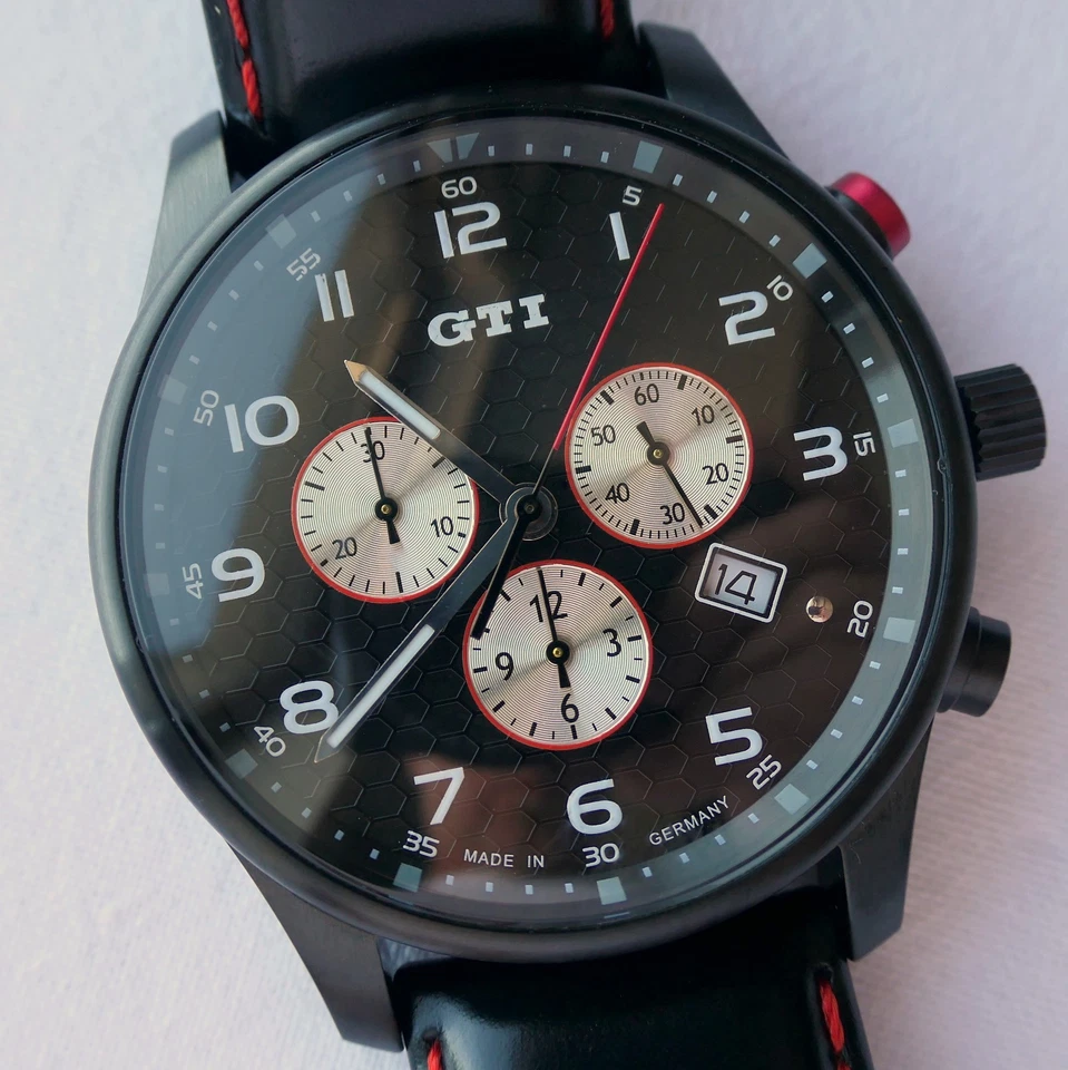 Volkswagen GTi Golf Rabbit R32 Motorsport Racing Car Accessory Chronograph Watch - Image 3 of 4