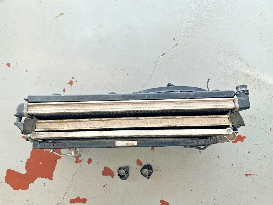 VOLKSWAGEN PASSAT 2006-2008 2,0 L RADIADOR CONDENSADOR VENTILADOR REFRIGERACIÓN ENFRIADOR DE ACEITE Foto 4 de 4