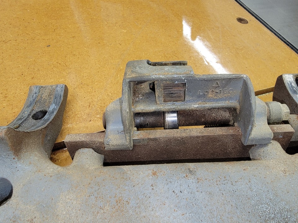 Delta Rockwell 14" Bandsaw Trunnion Support With Lower and upper blade