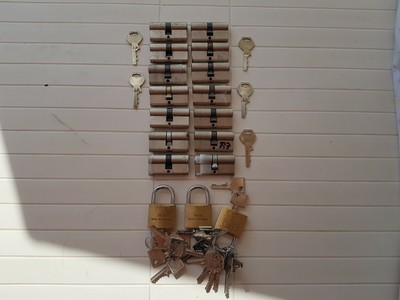 14 gleichschließende Zylinder + 3 Vorhängeschlösser | eBay