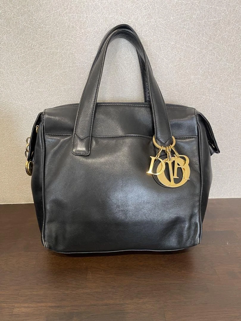 Sac à main Dior en cuir noir