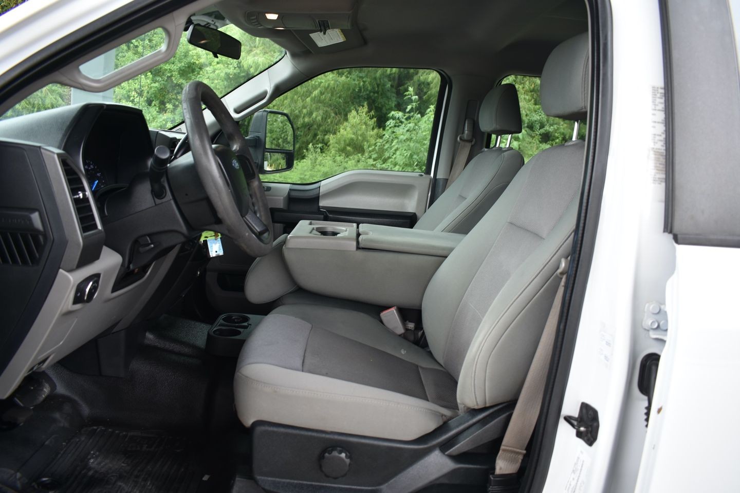 2017 Ford F-350 Super Duty XL thumbnail 17