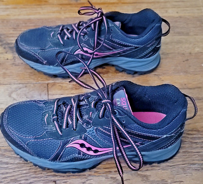 Saucony Excursion TR7 Womens 6.5 Black/Pink Laced Running Shoes
