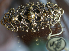 VINTAGE : PETRA : ORANTE GOLD TONE COLLAR PIN WITH ORIGINAL HANG TAG X CONDITION