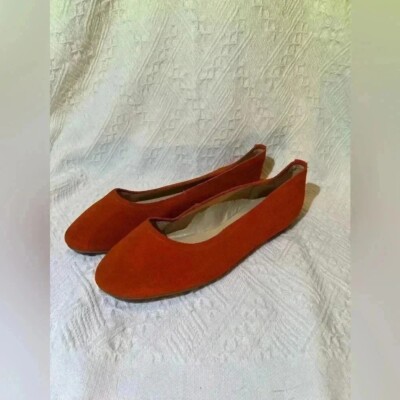 Violet & Red Windsor Ballet Suede Flat in Burnt Orange, size 8.5
