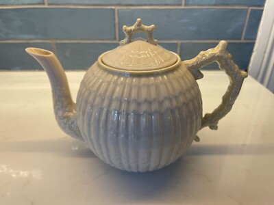 Belleek Ireland Limpet Yellow Accent Tea Pot  (1980 ~ 1992)