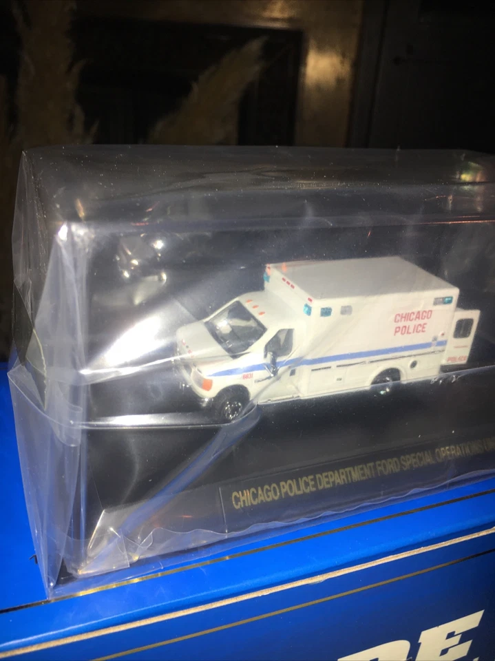 code 3 collectibles chicago police ford e-350 special ops unit Only 750 Made - Image 2 of 4