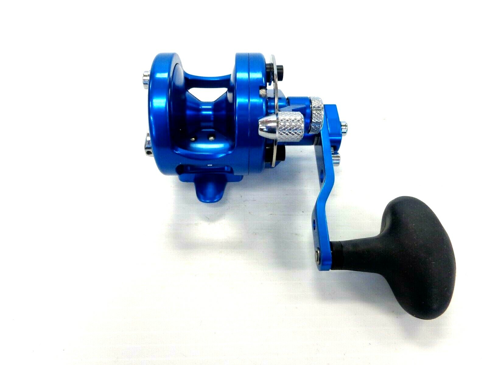 Avet SXJ6/4 MC RAPTOR Two-Speed Lever Drag Reel - BLUE - Right Handed